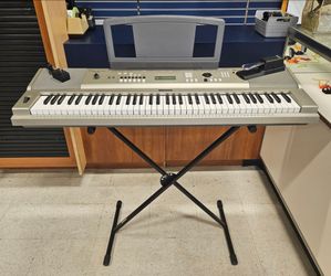 Yamaha YPG-235 76-Key Portable Digital Keyboard w/ Stand P819118-1