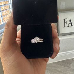 VVS 2ct Moissanite Pure 925 Sterling Silver / Engagement  Ring Set Size 5&7 Comes with Band