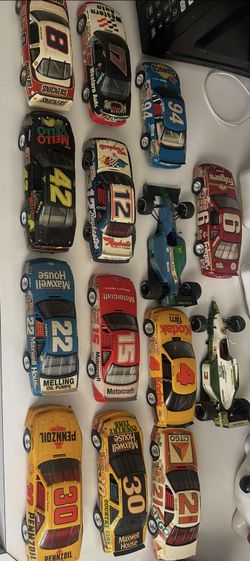 VINTAGE COLLECTIBLE PLASTIC MODEL RACE CARS 1(contact info removed)
