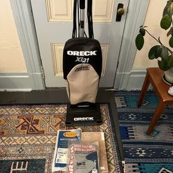 Oreck XL21 Vacuum With 10 Extra Bags