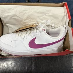 Nike Court Burroughs
