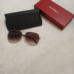 Salvatore 🔥🔥🔥Ferragamo 🔥🔥🔥Aviator Authentic sunglasses  Brand new