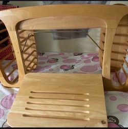 $19 A wooden table Good Condition.