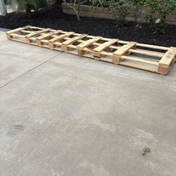 13’ X 2.5’ Pallet 