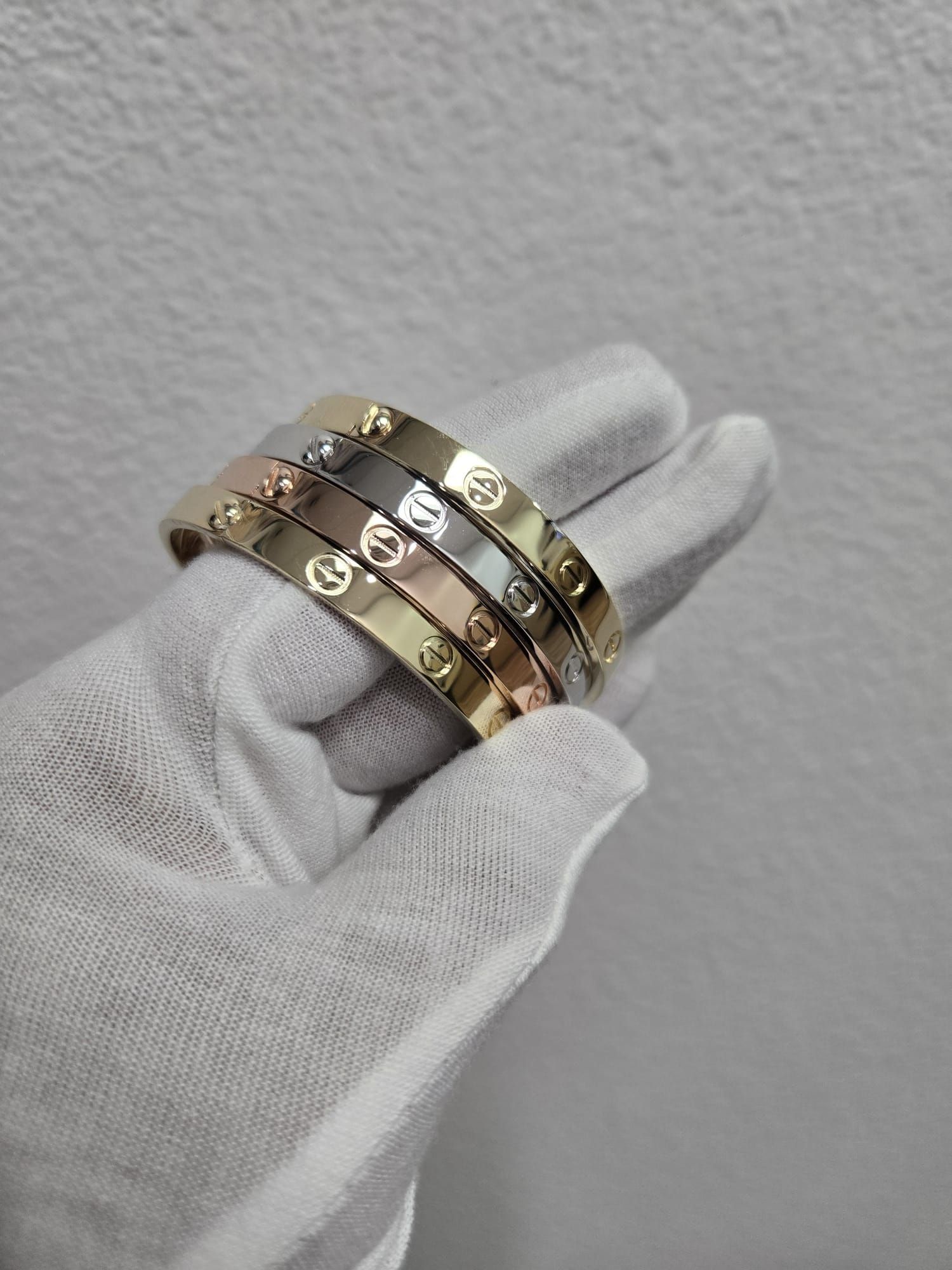Gold Designer Bracelet - Brazalete de diseñador en Oro