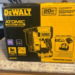 DeWalt 20 V 23 gauge nail gun with battery