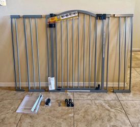 Extra Tall & Wide Pet Gate / Baby Gate - Fits Openings 29.5” - 53”