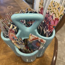 Ceramic silverware holder