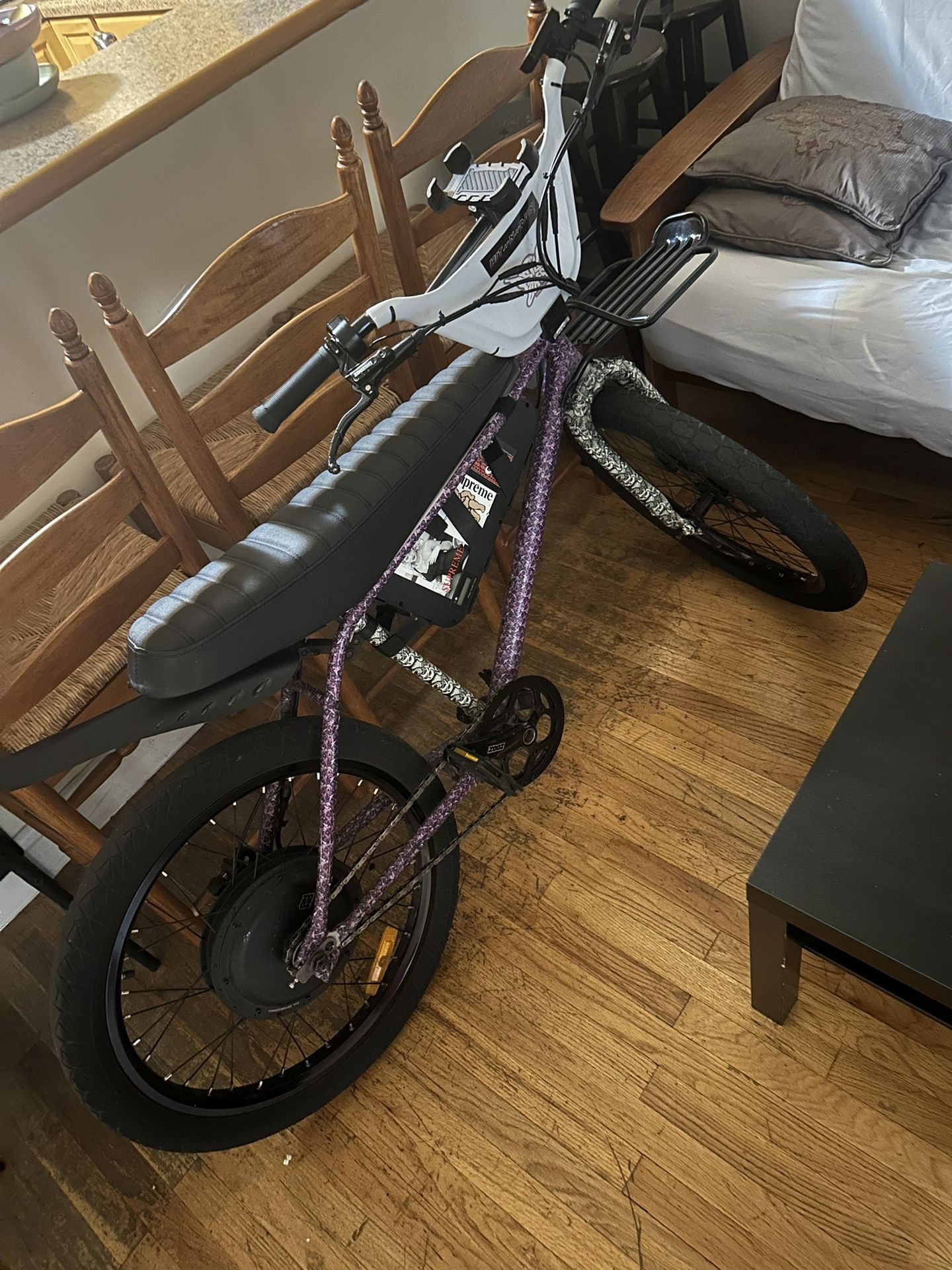 Zooz (1100) E-bike