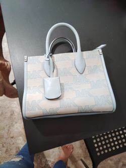 Michael Kors Purse  Good Condition 