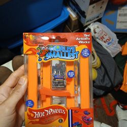 World's Smallest Hot Wheels STUNT ACTION Loop Race Track/Car Set