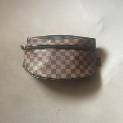 Perfect size fanny pack/ bag 