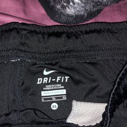 Nike DriFit Blk W/ Gray Stripped Pants Youth Size XL