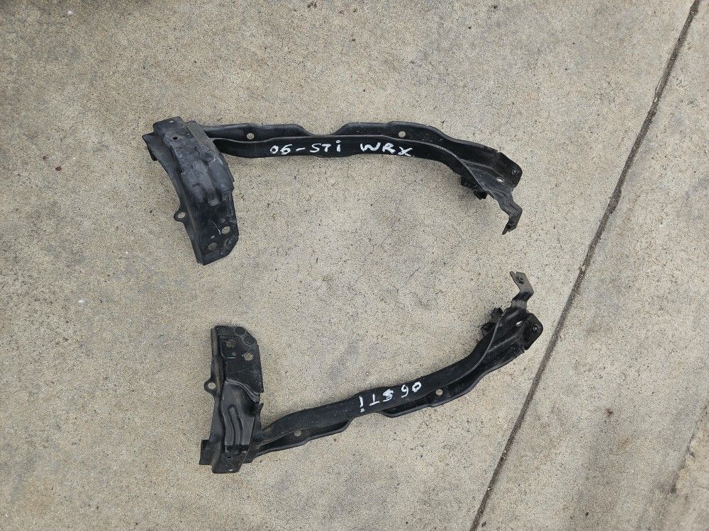 Parts For 2006 Subaru Impreza WRX STI Headlights Brackets For Both Sides