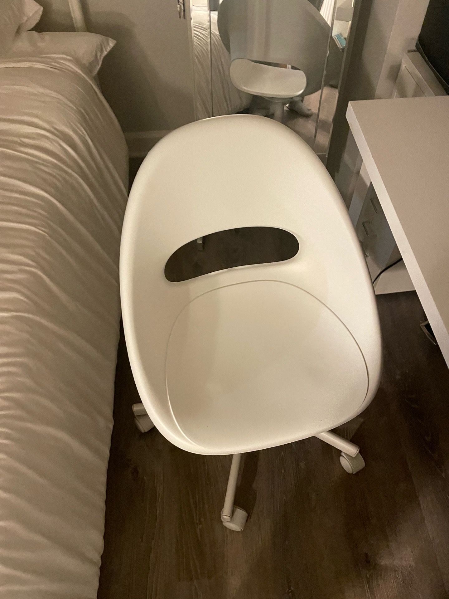 White desk chair
