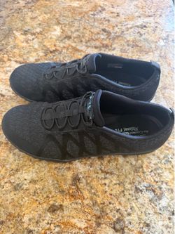 Skechers size 9 women’s