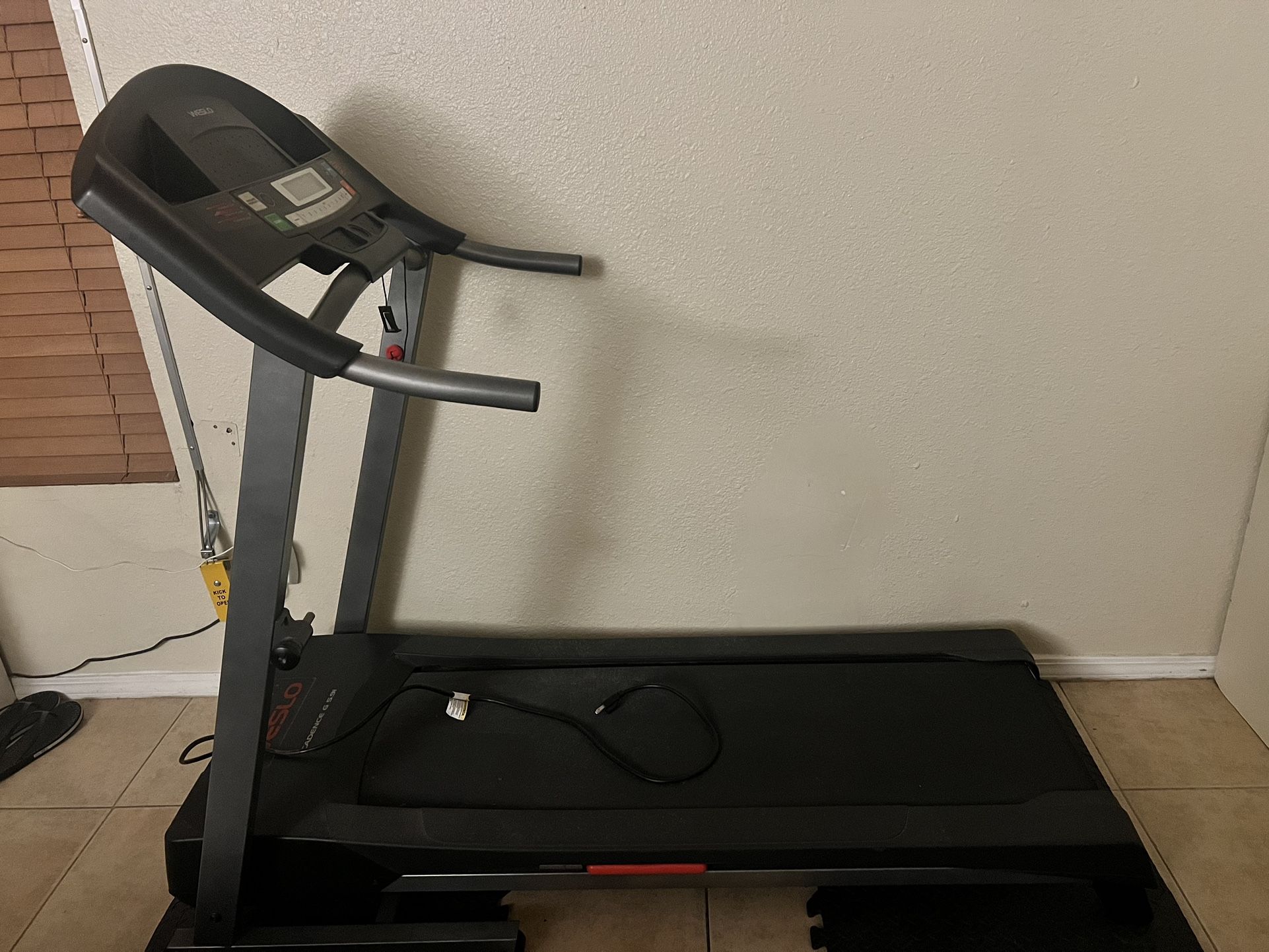 WESLO Cadence G Treadmill for Sale in San Diego, CA OfferUp