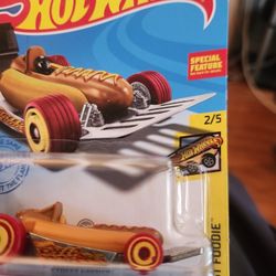 HOTWHEELS FAST FOODIE STREET WEINER