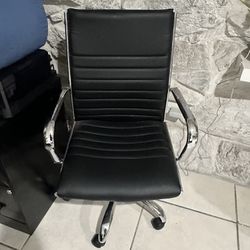 Black Leather Desk Chair 