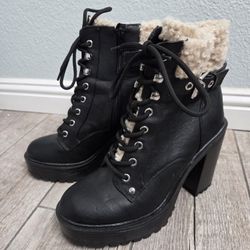 Ladies Size 8 GBG Los Angeles brand boots