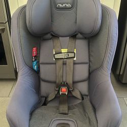 Nuna RAVA Car Seat Navy 