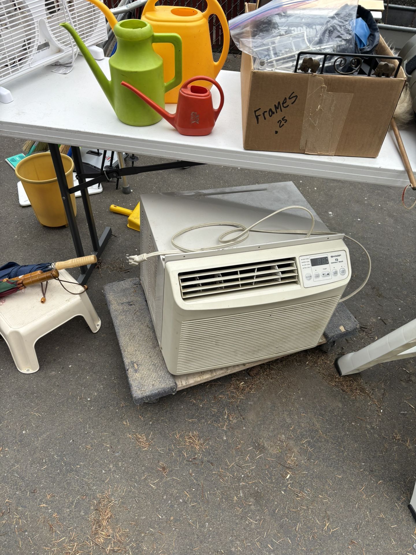 Window Air Conditioner Works