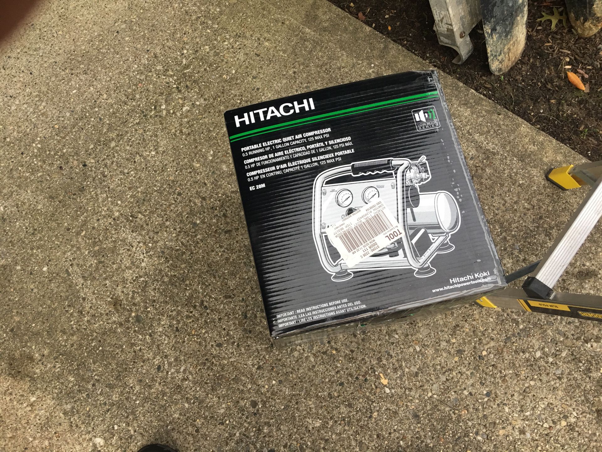 Hitachi 1 gal air compressor. New