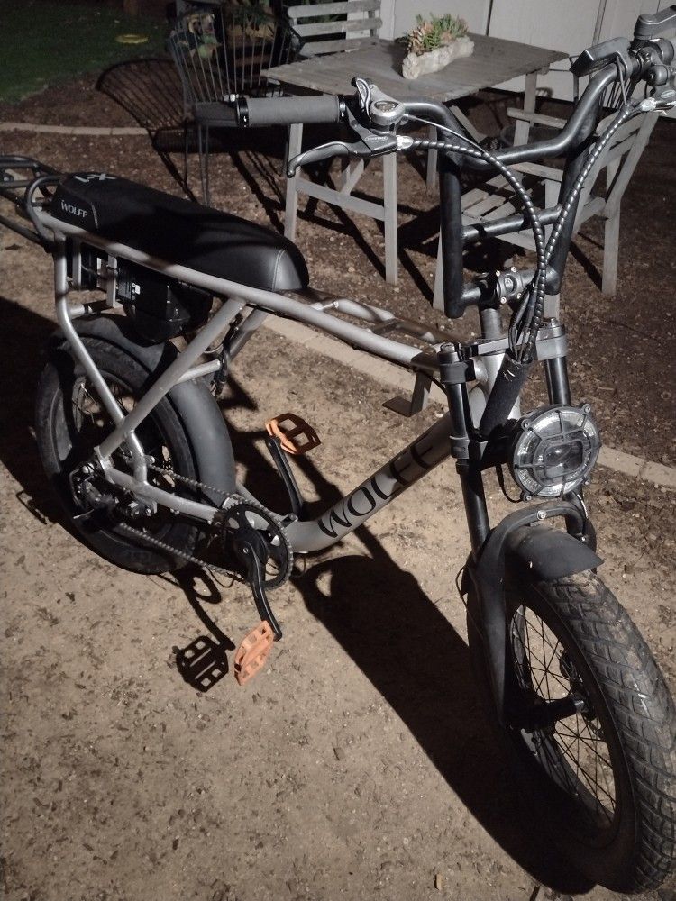 Woff X-1 Ebike.. Big Tire Moto Style