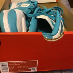 NIKE DUNK LOW RETRO Size 9.5