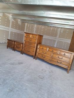 Dresser Set 🤎 $680 FIRM 🤎