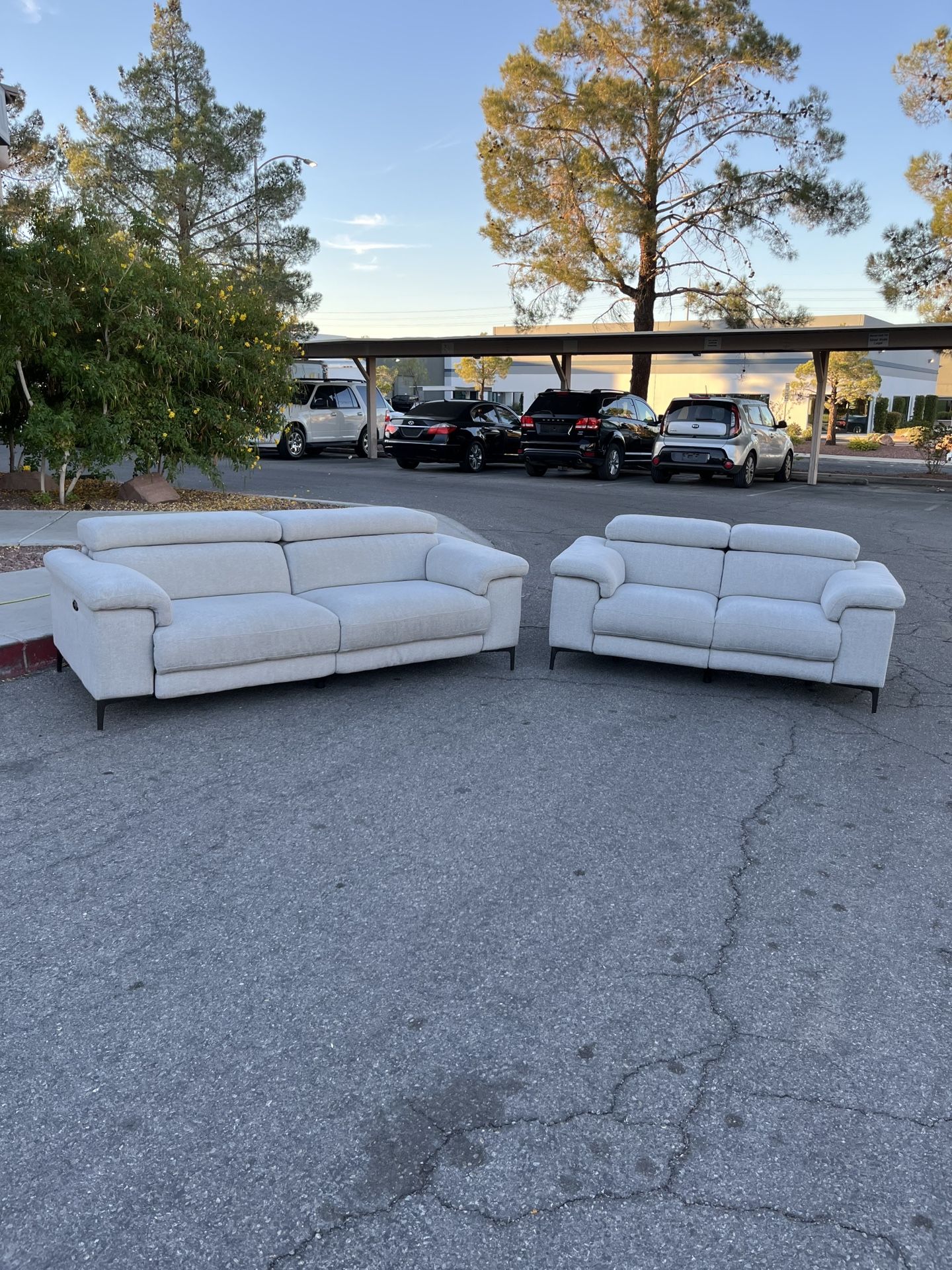 2 Piece Light Gray Luxury Recliner Set ( Can Deliver For $10 )