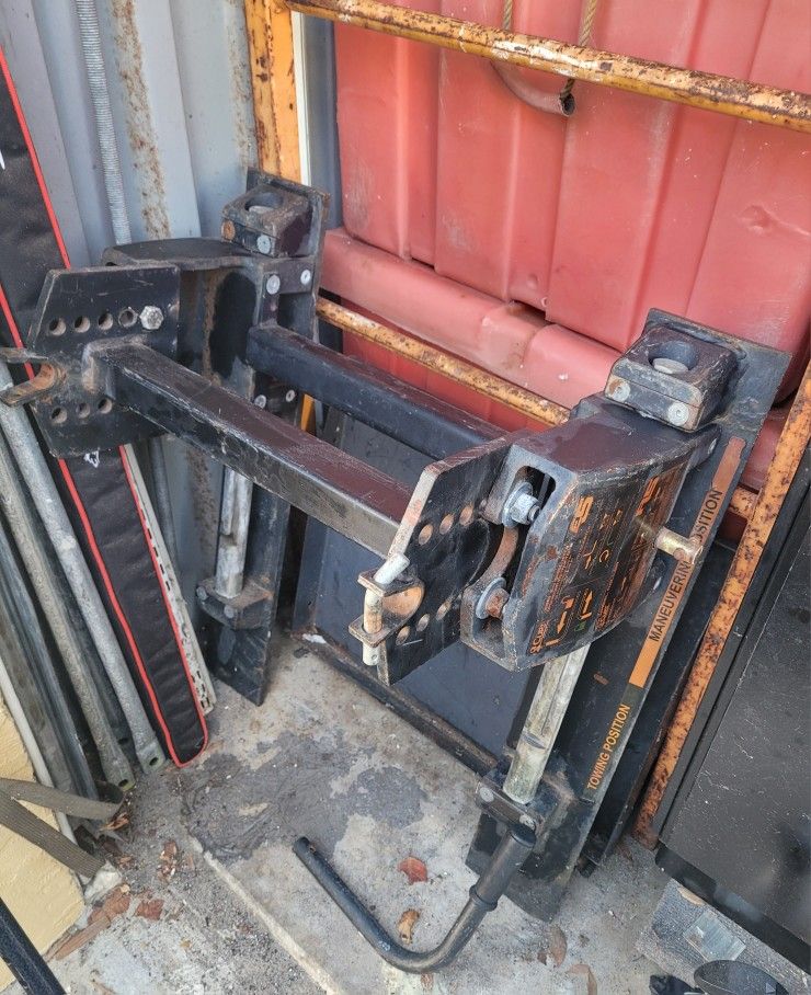 Curt 5th Wheel Sliding Hitch