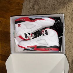 Jordan 5 Retro Fire Red Black Tongue Size 10.5 Men New 