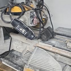 DeWalt D24000 Wet Tile Saw 