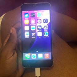 CRACKED * iPhone SE (newer)