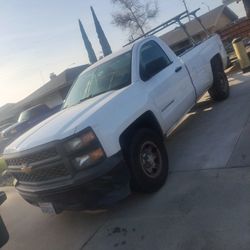 Título Limpio V6 automática Un Solo Dueño Puedes Manejarla No Tiene Problema Estubo Guardada 3 Años $8700 O Cambio Por Cabina Regular Cama Corta