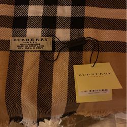 Burberry Scarf FIRM.