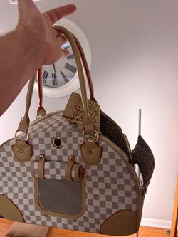 Pet carrier