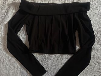 Black Off-Shoulder Long Sleeve Crop Top
