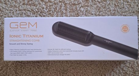 Brand New GEM Ionic Titanium Straightening Comb - Never Used