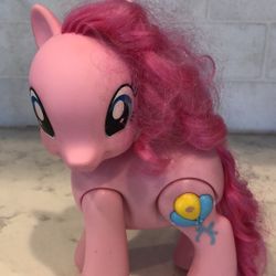 My Little Pony Pinkie Pie. Talks Moves