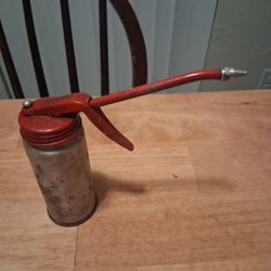 vintage oil can