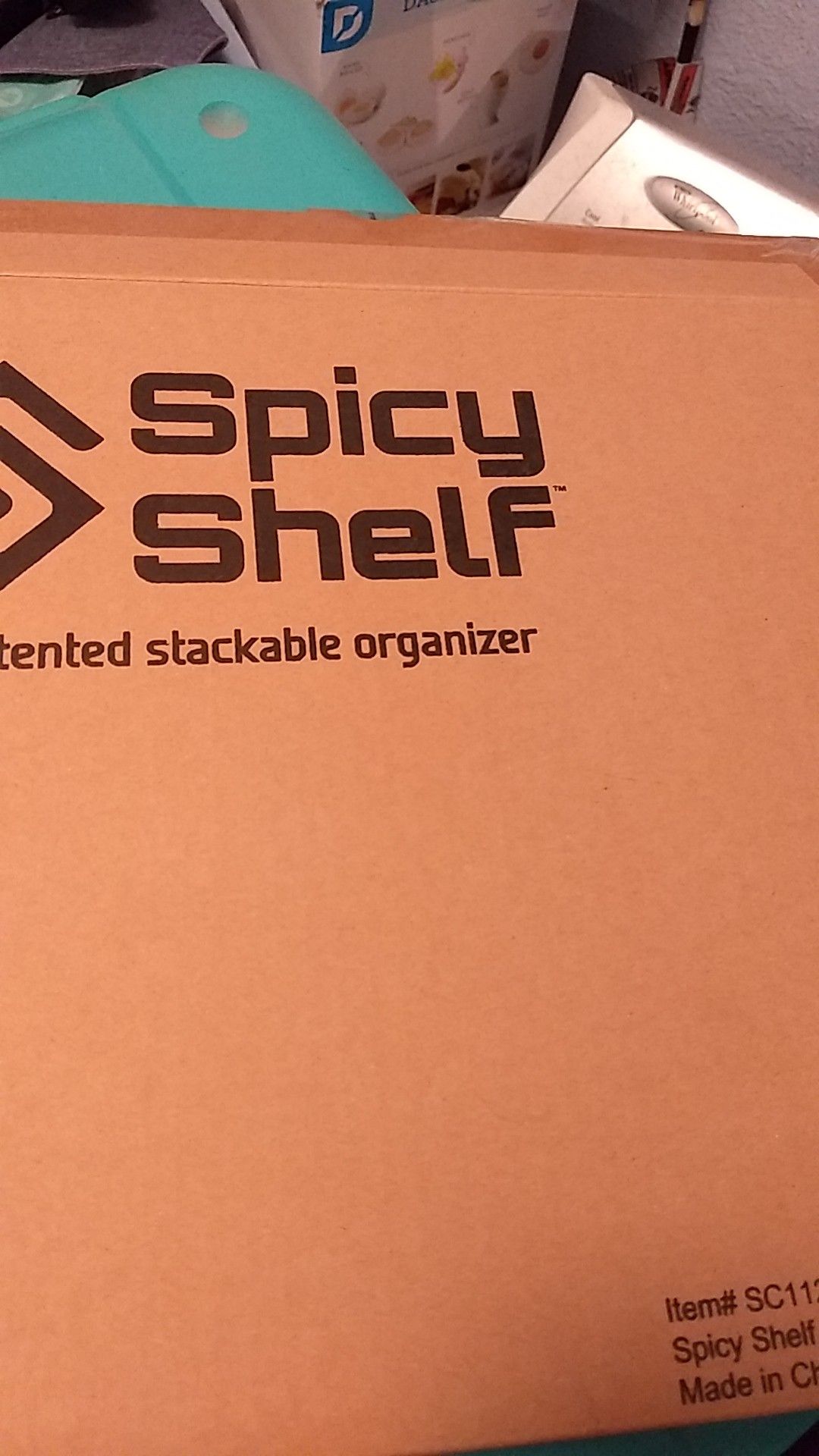 Spicy shelf organizer