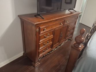 Queen size Bedroom set $350