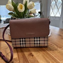 Burberry Purse 