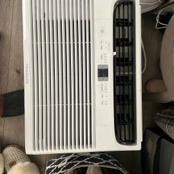 Air Condition Like New No Issue Or Damages 