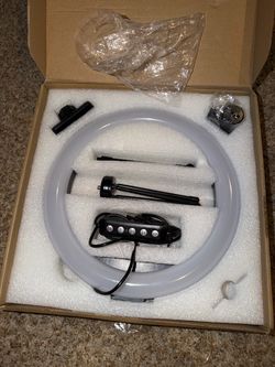 10-Inch Rgb Ring Light With Desk Stand For Video, Photography, Selfie, Vlog, Makeup. Does not have remote
