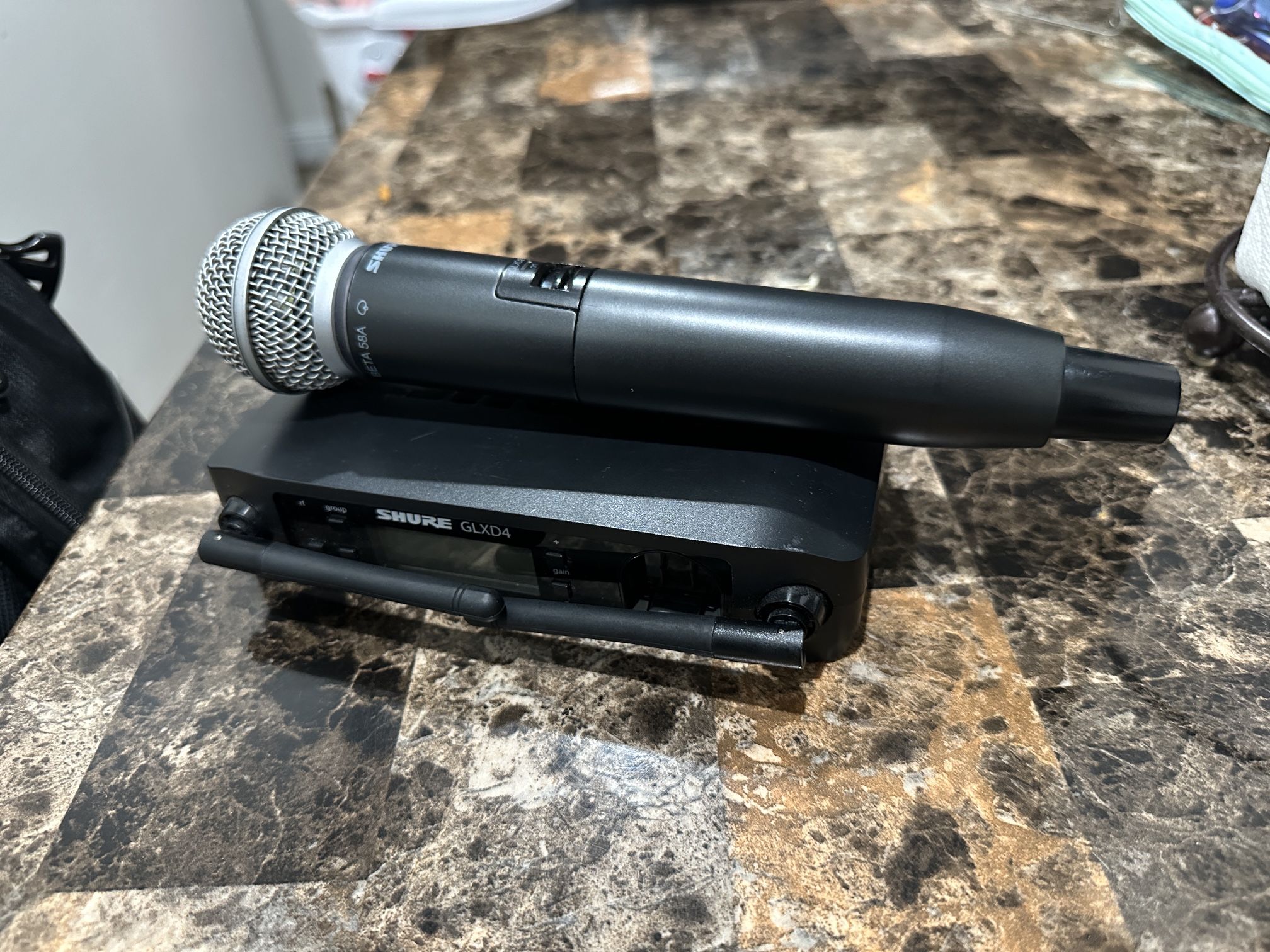Shure GLXD4 Wireless Microphone