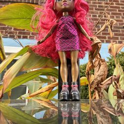 Rainbow High “Daria Roselyn”