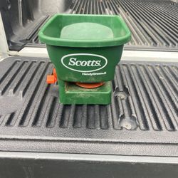 Scott’s Handy Man || Hand Held Lawn Spreader. Seed Fertilizer.